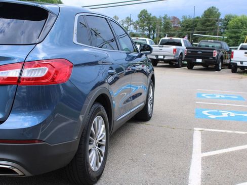 Used 2018 Lincoln MKX Select w/ Select Plus Package FWD image 33