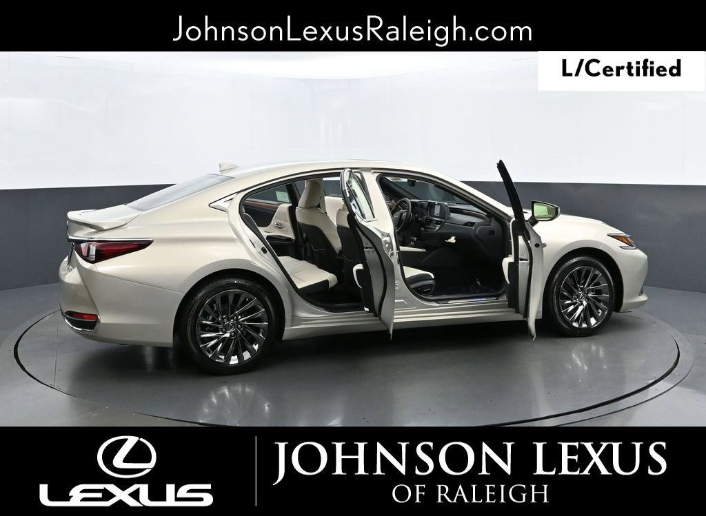 Used 2025 Lexus ES 300h w/ Technology Package FWD image 32