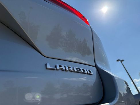 New 2025 Jeep Grand Cherokee Laredo image 11