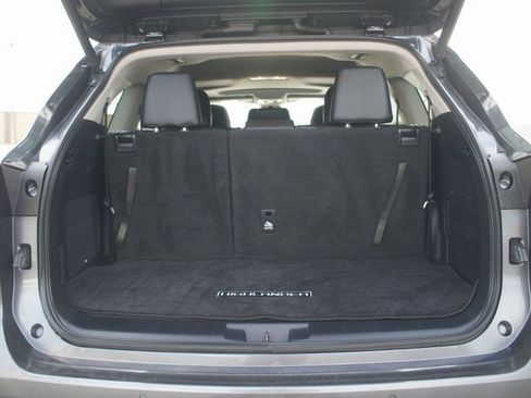 Used 2020 Toyota Highlander Limited image 19