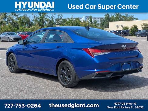 Certified 2023 Hyundai Elantra SEL FWD image 3