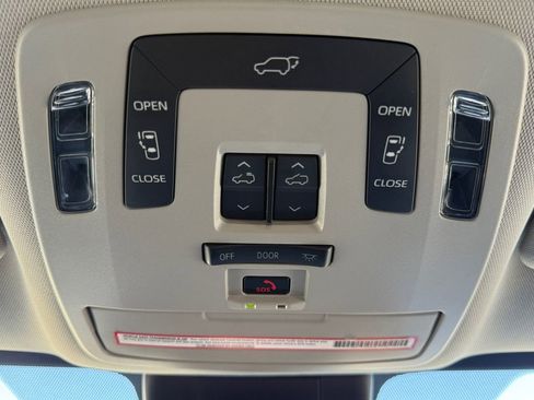 Used 2023 Toyota Sienna XLE w/ XLE Plus Package image 20