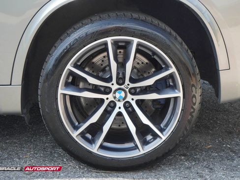 Used 2016 BMW X5 M image 12