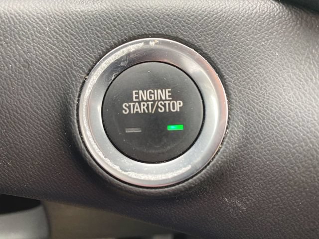 Used 2024 GMC Terrain SLE w/ Driver Convenience Package FWD image 16