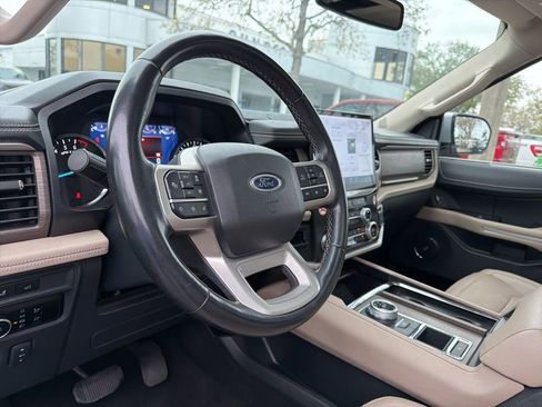 Used 2024 Ford Expedition Limited RWD image 9