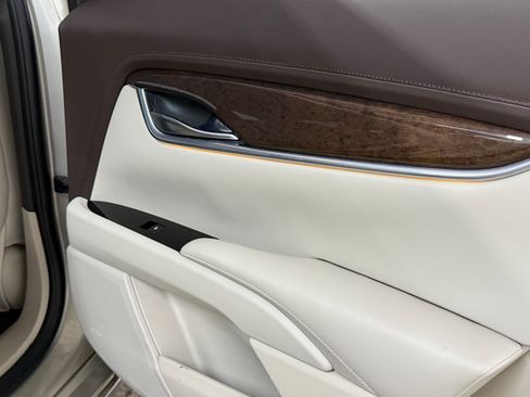 Used 2016 Cadillac XTS Luxury w/ Driver Awareness Package FWD image 44