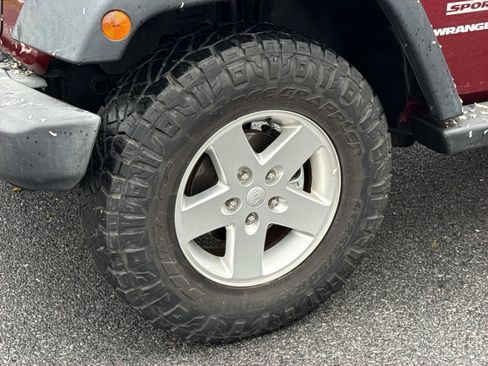 Used 2012 Jeep Wrangler Sport AWD/4WD image 7