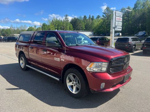 Used 2016 RAM 1500 Express AWD/4WD image 3