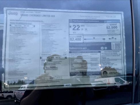 New 2025 Jeep Grand Cherokee Limited w/ Luxury Tech Group II image 27