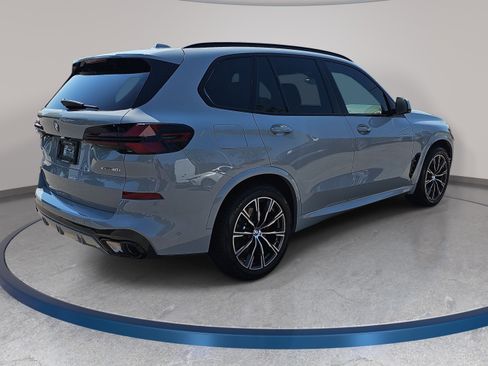 Certified 2024 BMW X5 xDrive40i w/ M Sport Package AWD/4WD image 6