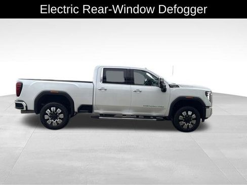 Used 2025 GMC Sierra 2500 Denali AWD/4WD image 9