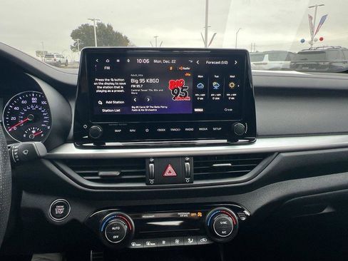 Used 2024 Kia Forte GT-Line w/ GT-Line Premium Package image 22