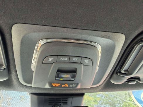 Used 2023 Toyota Corolla SE FWD image 29