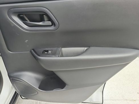 Used 2024 Nissan Rogue S AWD/4WD image 47
