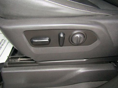 Used 2021 GMC Sierra 1500 SLT image 23