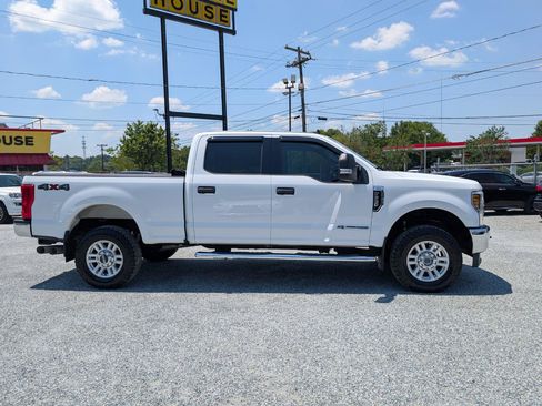 Used 2019 Ford F250 XLT w/ Snow Plow Prep Package AWD/4WD image 5