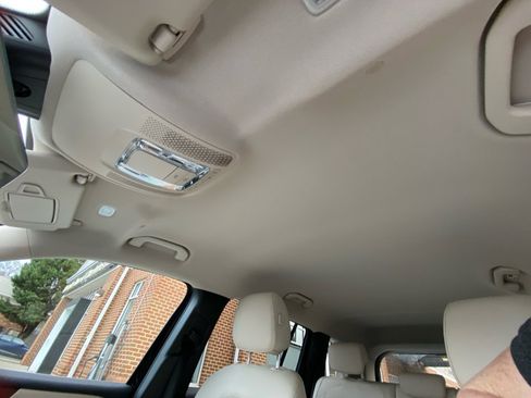 Used 2023 Mercedes-Benz GLB 250 4MATIC image 21