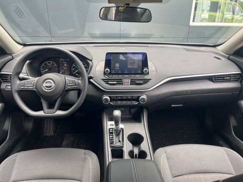 Certified 2025 Nissan Altima 2.5 S FWD image 14