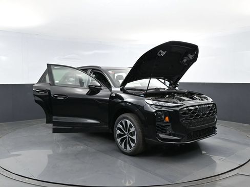 New 2026 Audi Q3 quattro 2.0T AWD/4WD image 31