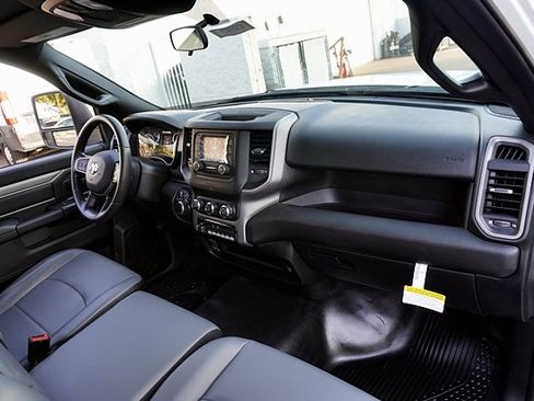 New 2024 RAM 2500 Tradesman w/ Chrome Appearance Group image 16