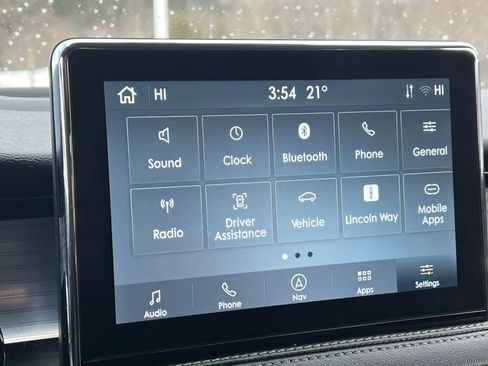 Used 2022 Lincoln Corsair Standard w/ Equipment Group 101A image 21