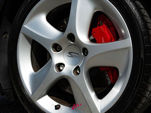 Used 2004 Porsche 911 Carrera 4S image 15