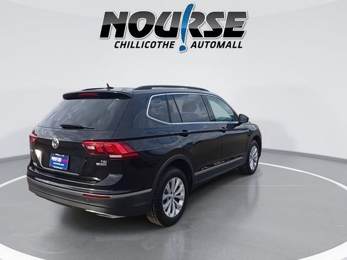 Used 2018 Volkswagen Tiguan SE w/ Panoramic Sunroof Package image 8