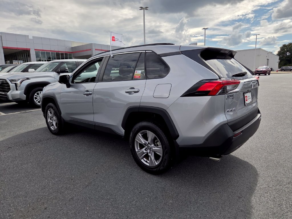 Certified 2022 Toyota RAV4 XLE FWD image 9