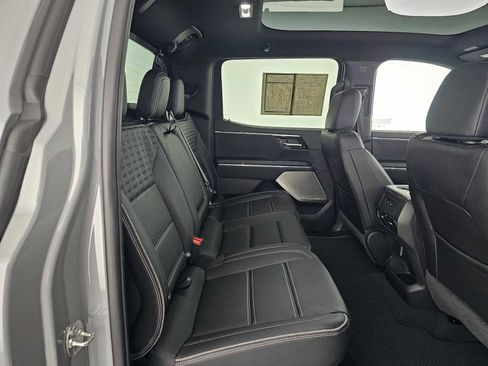 Used 2024 GMC Sierra EV Denali image 12