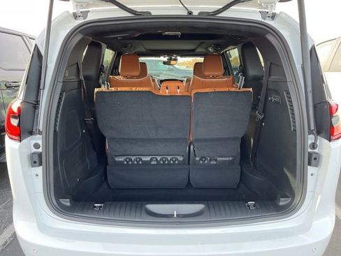 New 2026 Chrysler Pacifica Pinnacle w/ Trailer Tow Group image 7