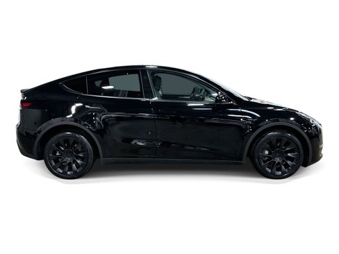 Certified 2023 Tesla Model Y Long Range AWD/4WD image 7