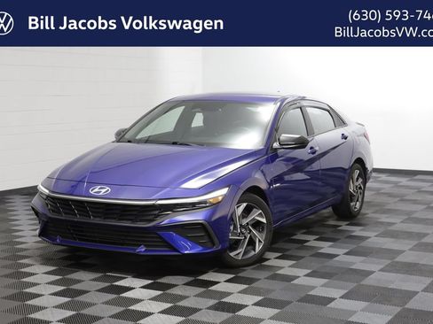 Used 2025 Hyundai Elantra Sport FWD image 1