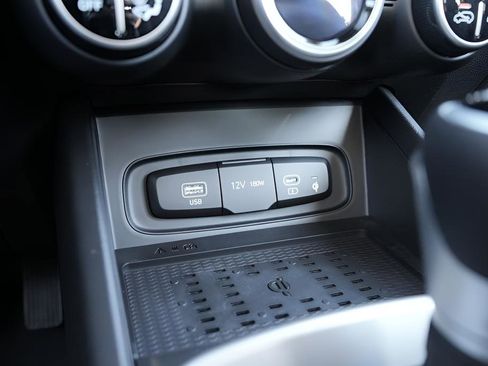 New 2026 Hyundai Venue SEL FWD image 31