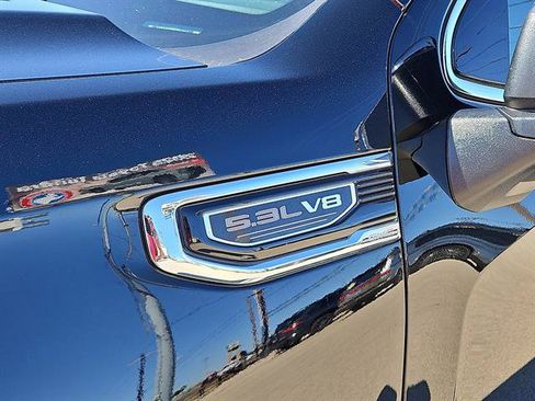 Used 2025 GMC Sierra 1500 SLT image 10