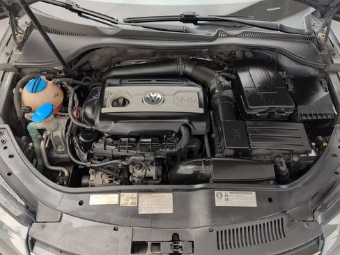 Used 2012 Volkswagen Eos Lux w/ Tech Pkg FWD image 17