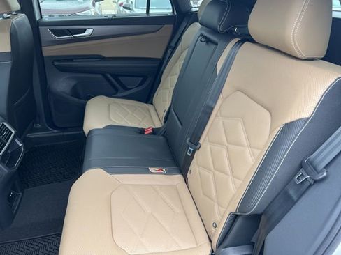 New 2026 Volkswagen Atlas Cross Sport SE AWD/4WD image 8