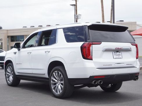 Used 2023 GMC Yukon Denali AWD/4WD image 3