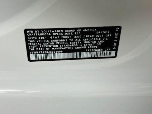Used 2018 Volkswagen Passat 2.0T SE FWD image 38