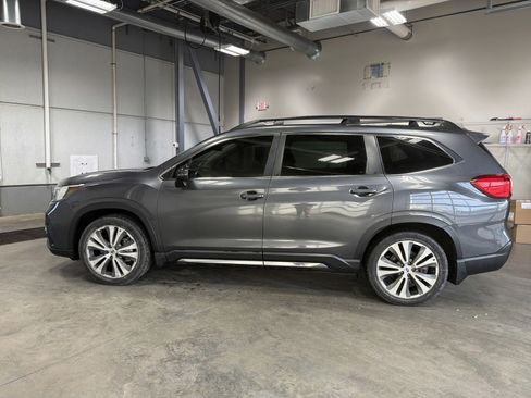 Used 2019 Subaru Ascent Limited w/ Popular Package #2 image 4
