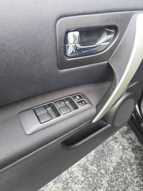 Used 2015 Nissan Rogue S w/ Convenience Package AWD/4WD image 16