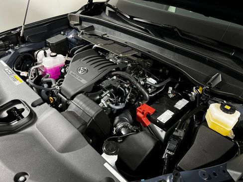 Used 2026 Toyota Grand Highlander FWD image 11