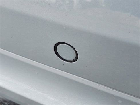 Certified 2025 Volvo XC60 B5 Plus image 9