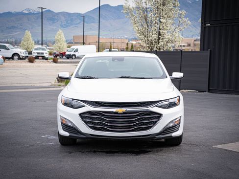Used 2024 Chevrolet Malibu LT FWD image 2