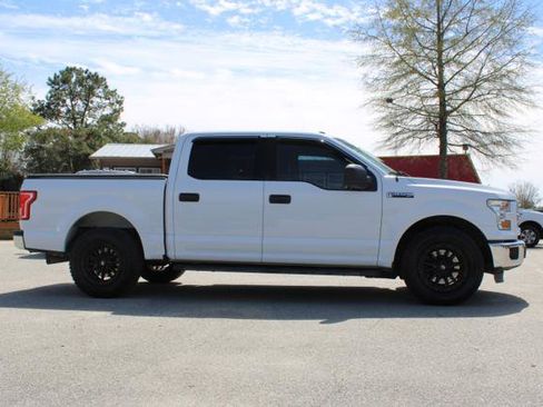 Used 2016 Ford F150 XLT image 4