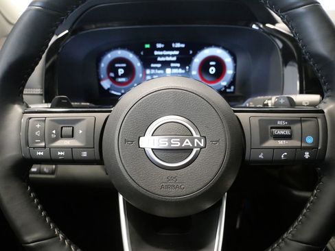 Used 2024 Nissan Pathfinder Platinum AWD/4WD image 18