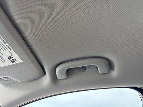 Used 2021 Chevrolet Equinox Premier image 36