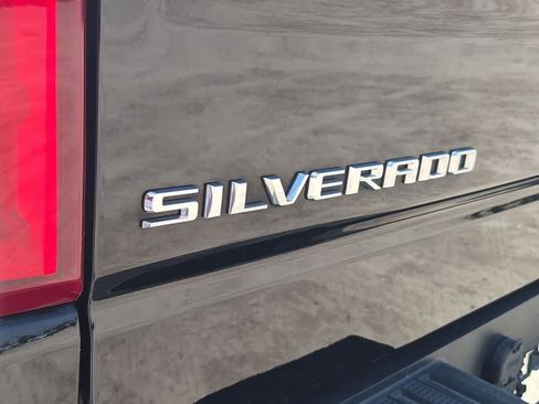 Used 2022 Chevrolet Silverado 1500 LT Trail Boss w/ Protection Package AWD/4WD image 4