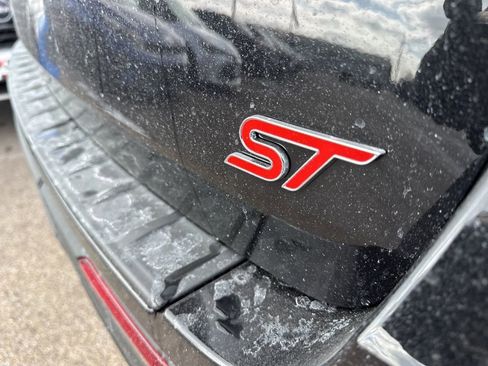 New 2026 Ford Explorer ST w/ Sun And Sound Package image 12