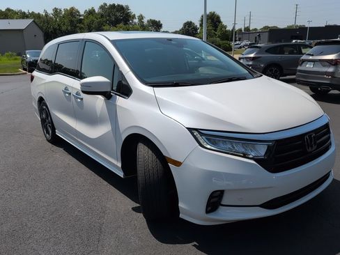 Used 2024 Honda Odyssey Elite image 7
