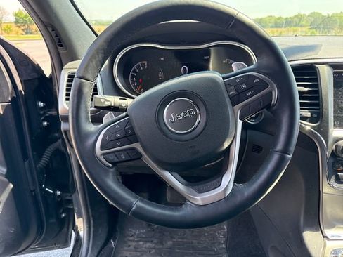 Used 2017 Jeep Grand Cherokee Altitude AWD/4WD image 19
